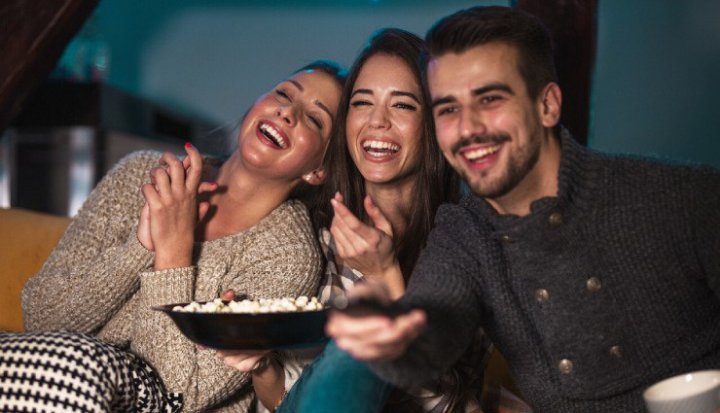 بهترین فیلم های کمدی ایرانی؛ ۲۱ فیلم پرطرفدار که شما را در خنده غرق می کنند