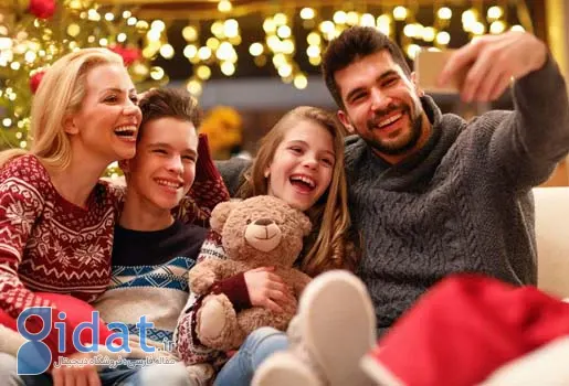 ۲۰ راهکار مؤثر برای اینکه خانوادهای شاد و صمیمی داشته باشیم