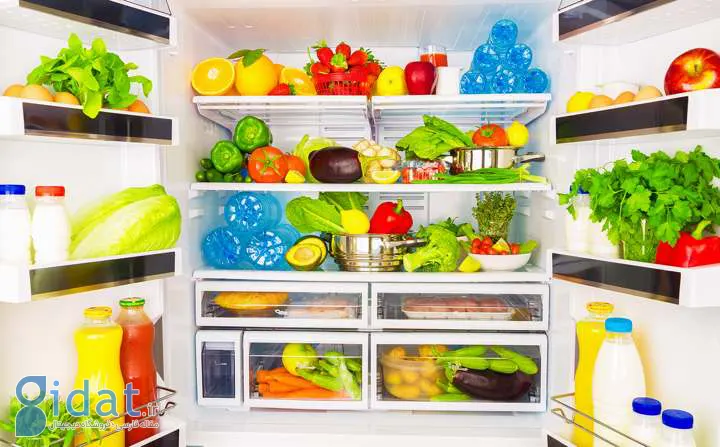 یخچال پر از میوه