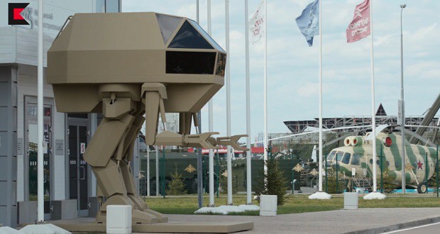 ربات جنگی انسان نمای کلاشنیکف در نمایشگاه آرمی 2018 رونمایی شد
