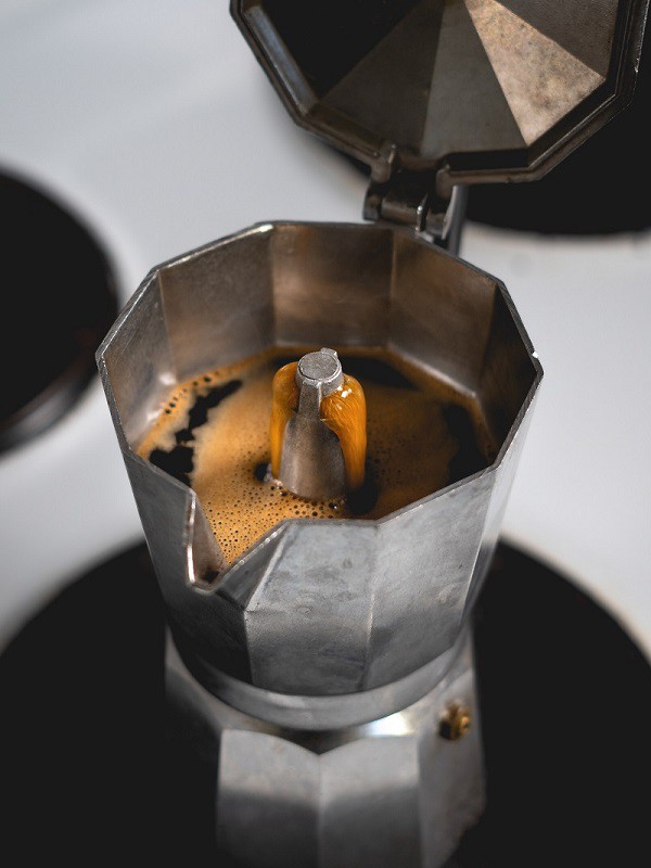 طرز تهیه قهوه با موکاپات Moka pot و 7 نکته کلیدی